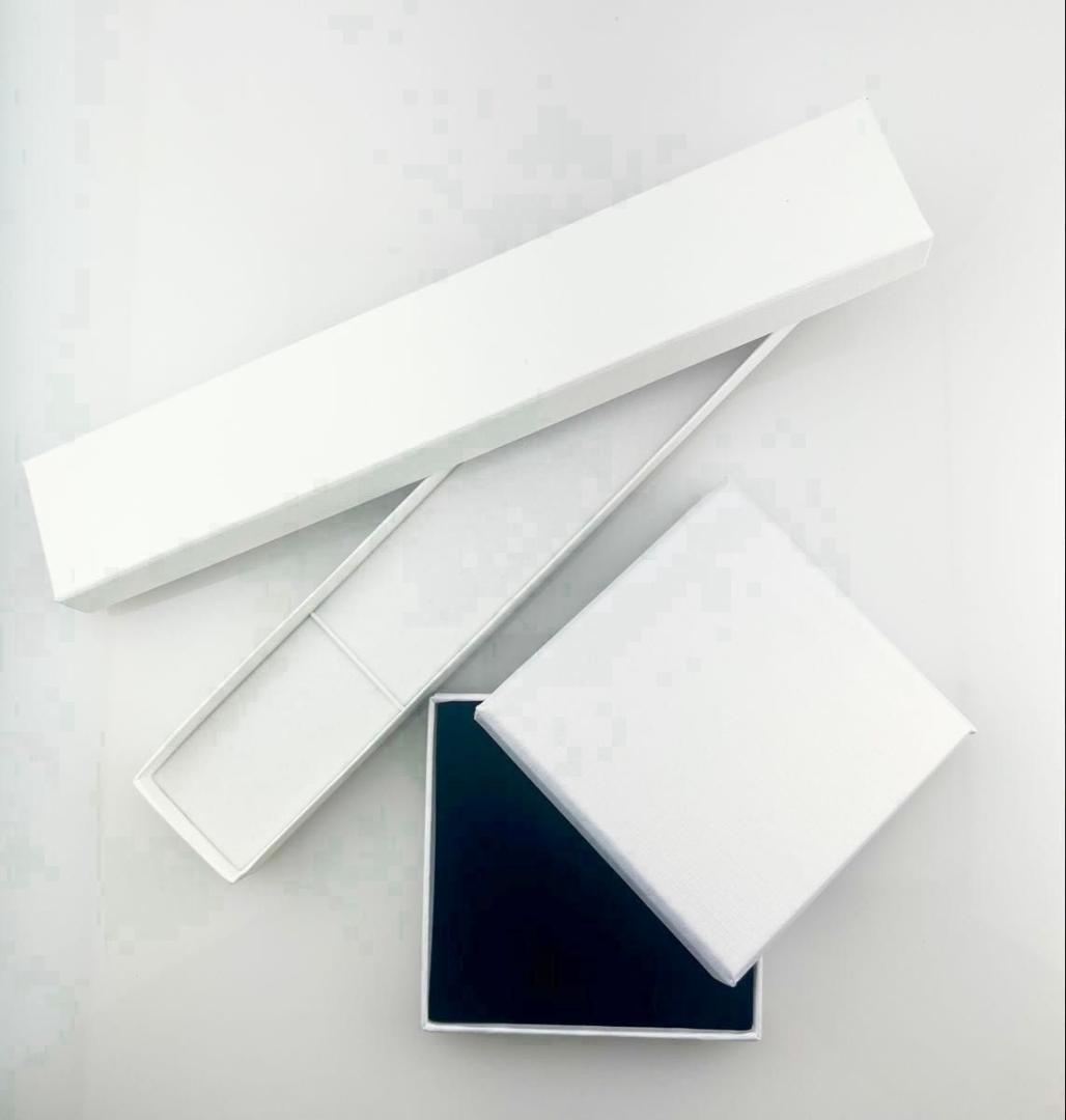 K18天然ダイヤ4本爪ピアス 計0.６ct 鑑別カード付き