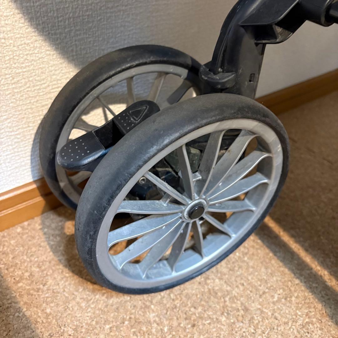 【良品】Combi アンブレッタ4キャス エッグショック UH フレンチホワイト