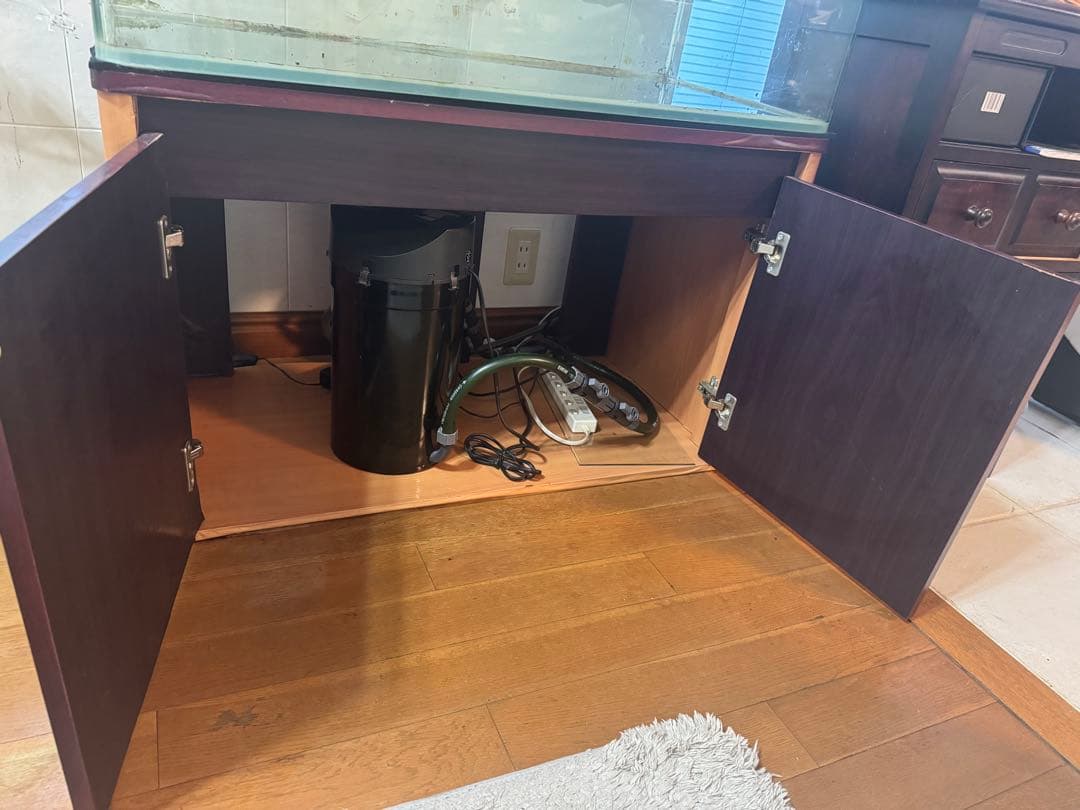 その1大型水槽 (ガラス水槽 オーバーフロー水槽　キャビネットセット)