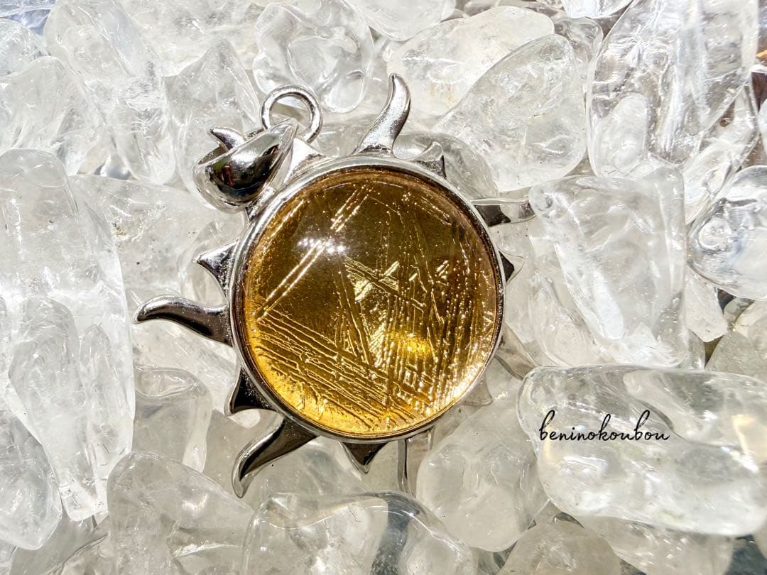 ✴︎幸運を呼ぶ✴︎太陽黄金ギベオン隕石ペンダント Silver925