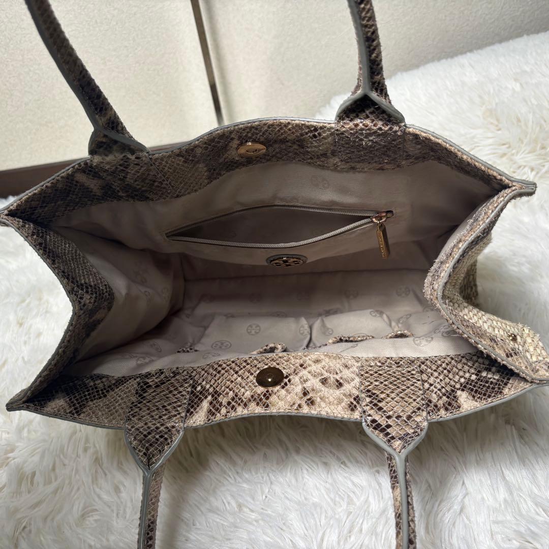 極美品✨トリーバーチ　パイソン　トート　A4可　デカロゴ　レザー　異素材　エラ