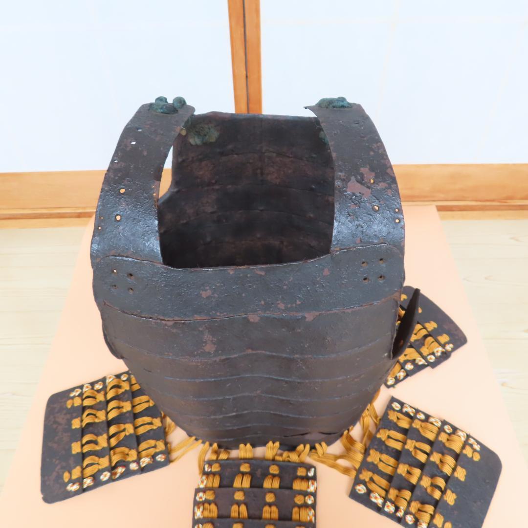江戸時代の本物です。一枚柏紋二枚胴（鎧兜・鎧・甲冑・胴・具足)