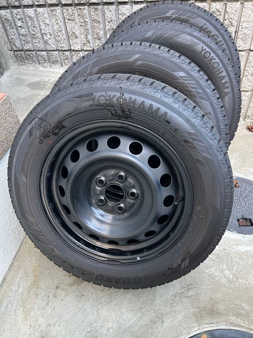スタッドレス　トヨタ　シエンタ　ヨコハマ　アイスガード