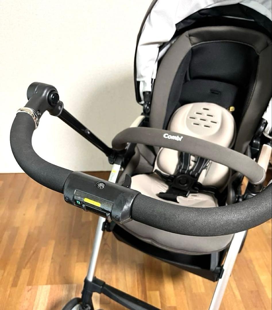 Combi ベビーカー アンブレッタ ★エアスルーシート・ドリンクホルダー付き