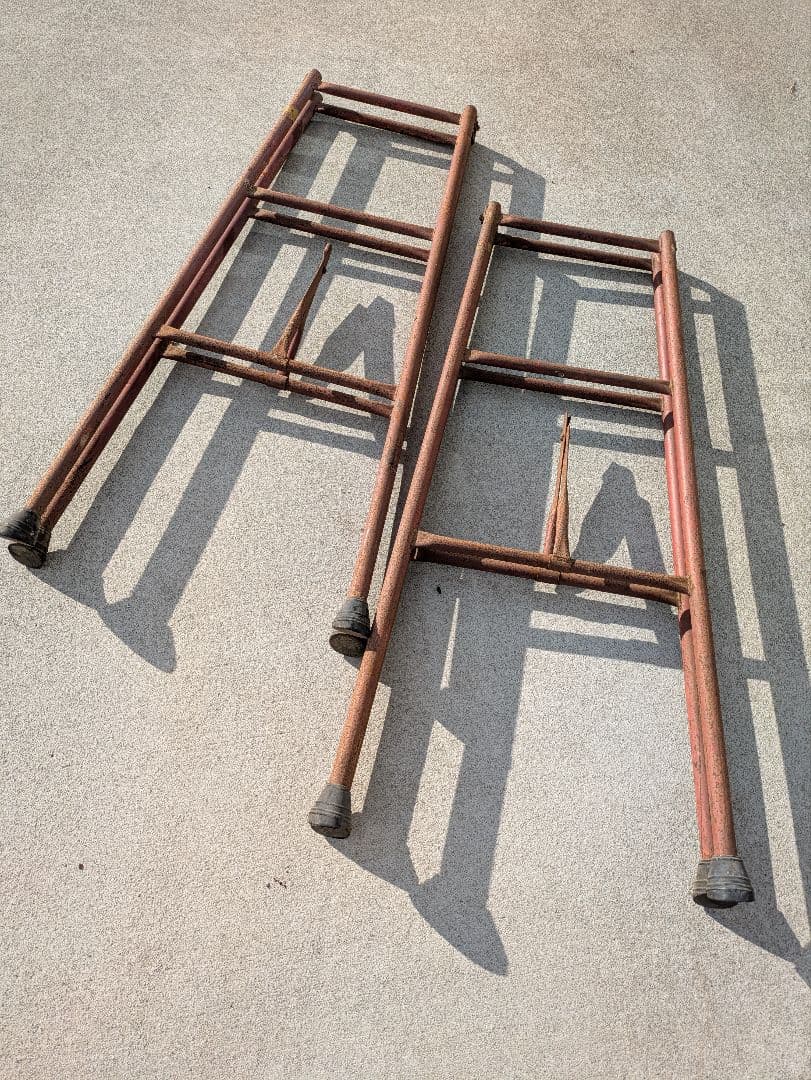 【DIY 棚などのインテリア等に】スチール脚立セット(送料込)