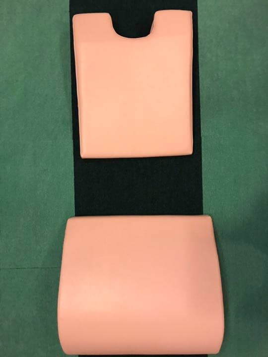 胸当て　足枕　ピンク　セット