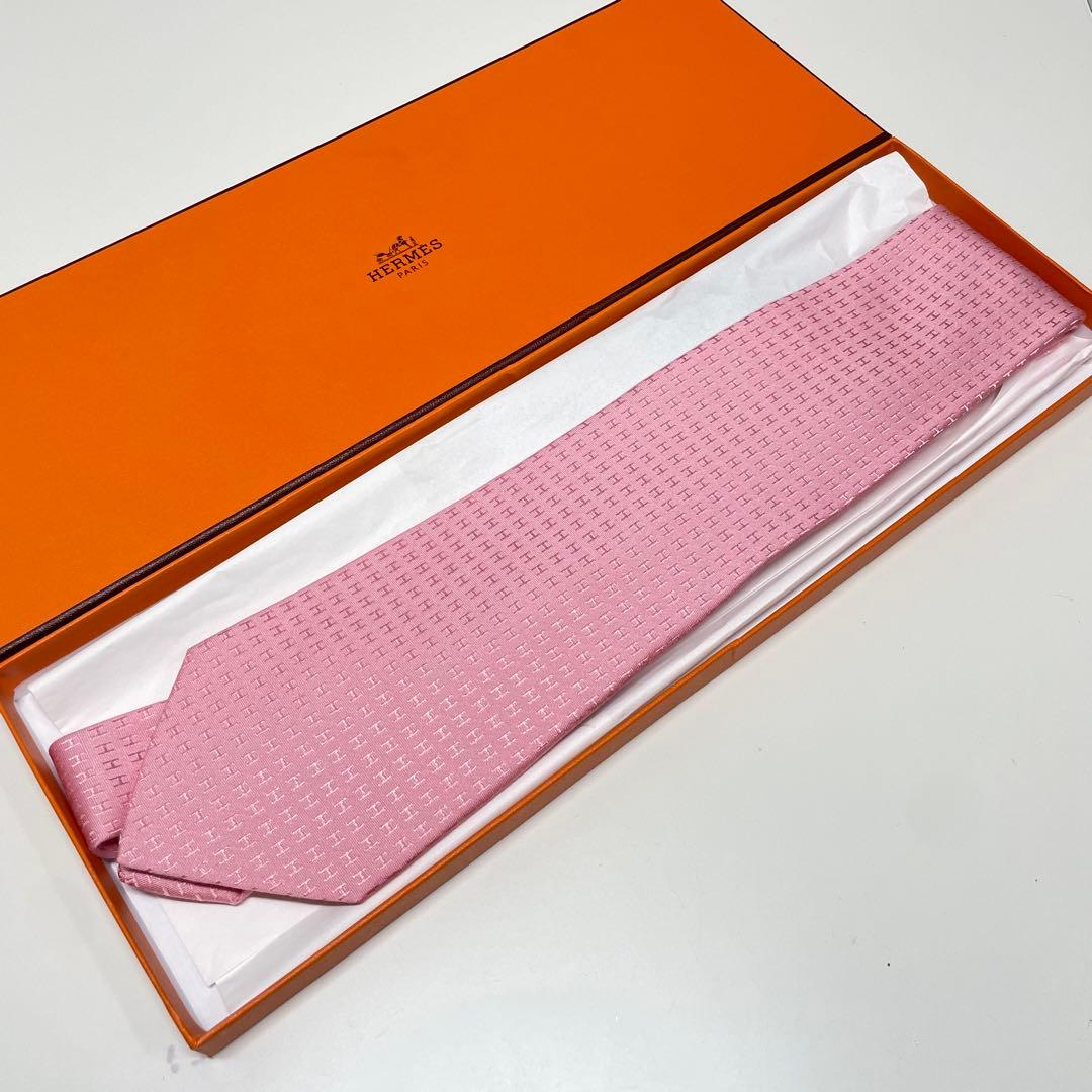 ☆*☆様 未使用品　HERMES ネクタイ　H柄　シルク