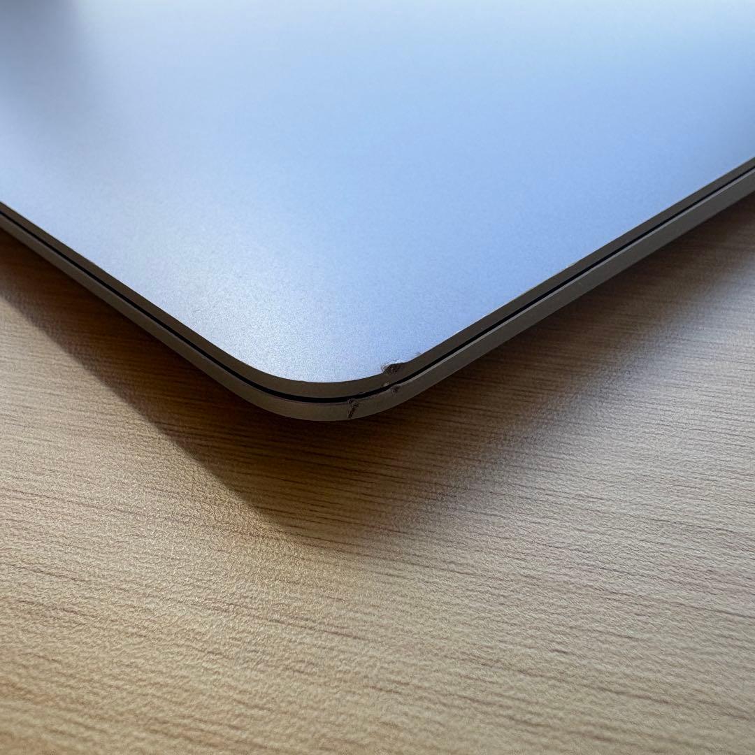 MacBook Air M1 13インチ8GB 256GB