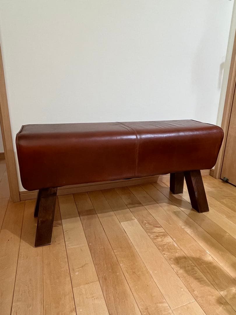 ブラウンレザー　スツール