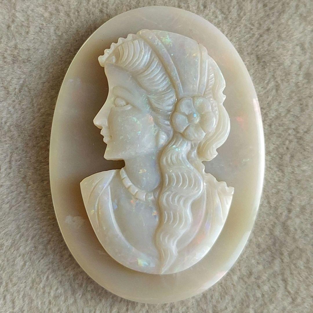 オパール　女性　カメオ　ルース