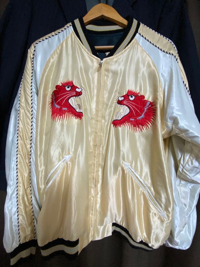 東洋エンタープライズ　スカジャン　赤虎