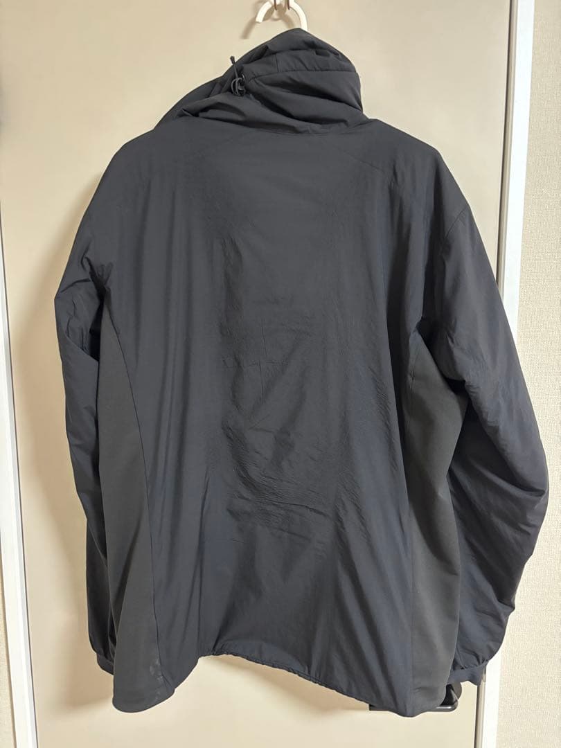 アークテリクス　アトムフーディ　ブラック　Lサイズ　メンズ