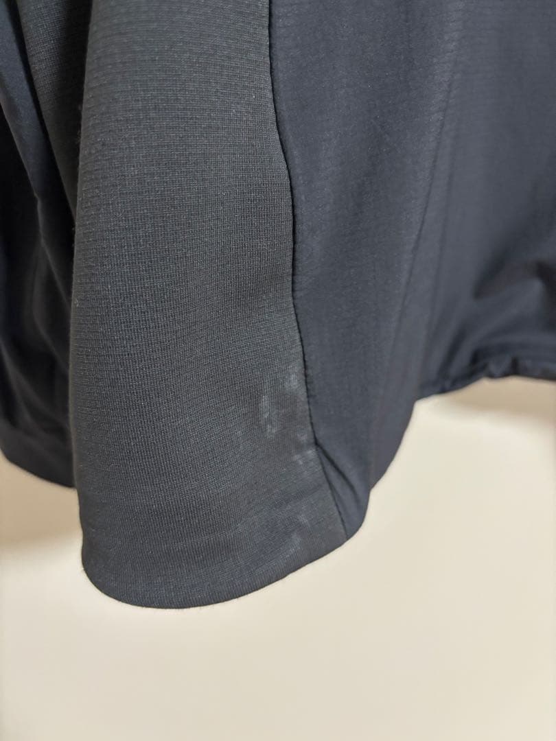 アークテリクス　アトムフーディ　ブラック　Lサイズ　メンズ