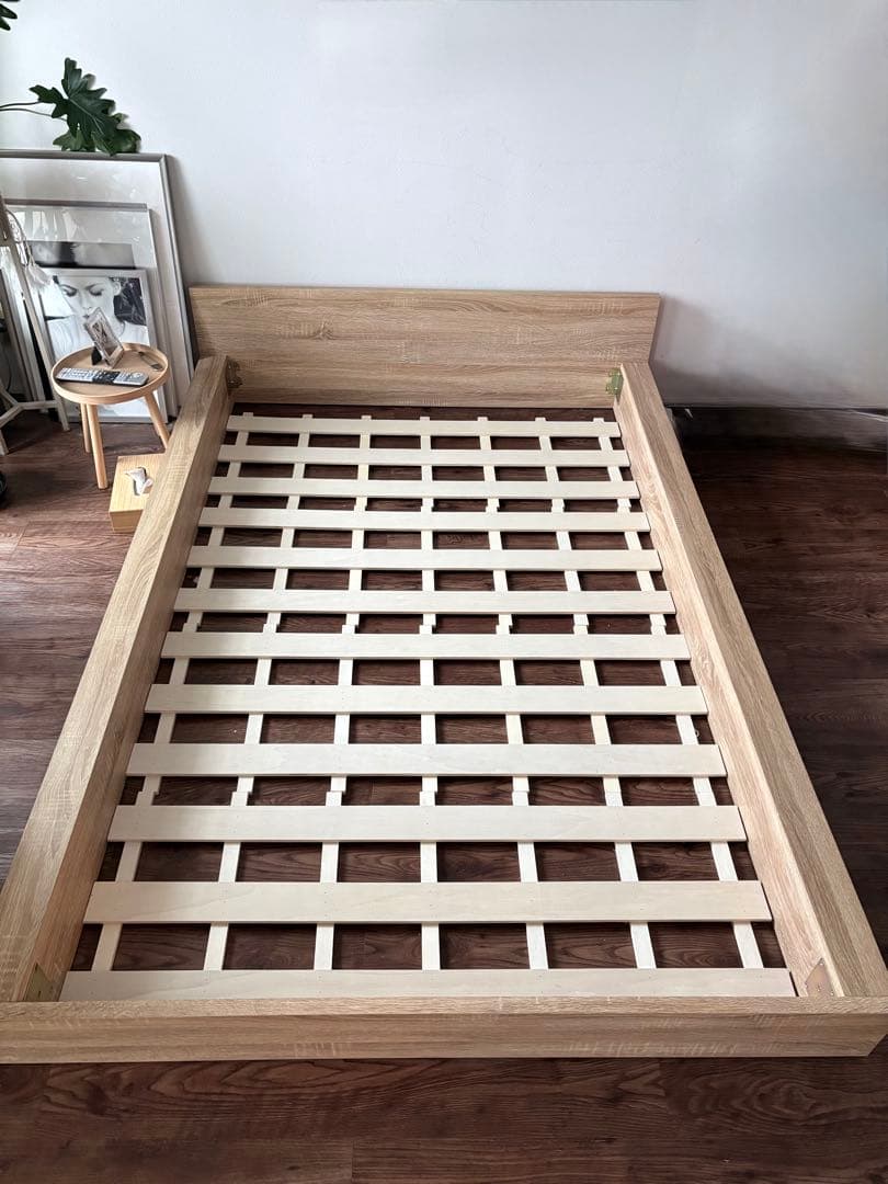 青梅市引渡し⭐︎LOWYA セミダブルベッドフレーム（すのこ付き）ローベッド