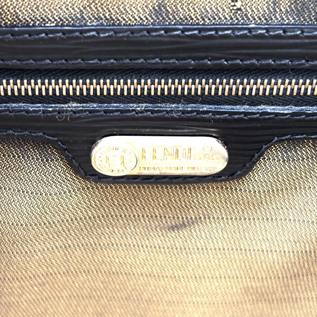 【美品】フェンディ トートバッグ エピ ロゴ型押し ブラック レザー A4