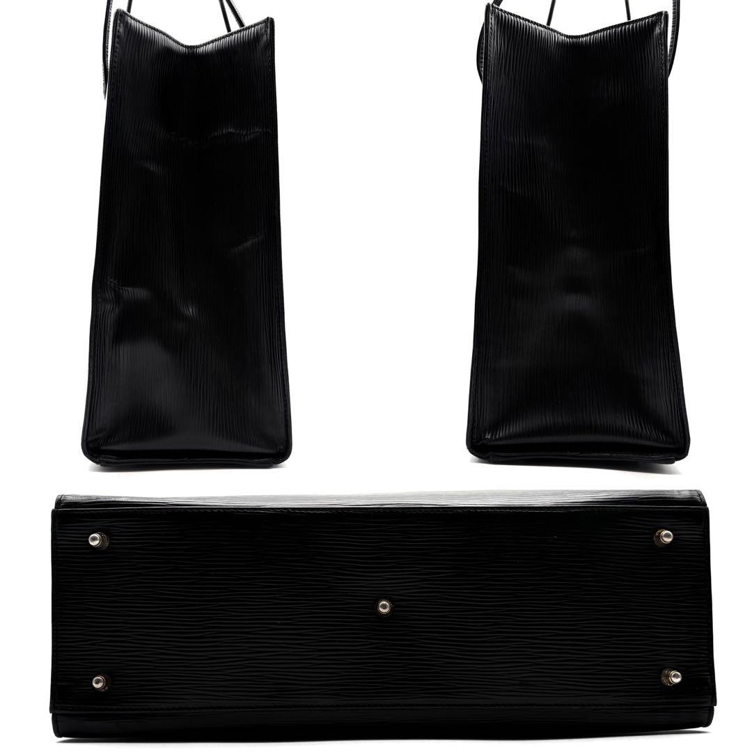 【美品】フェンディ トートバッグ エピ ロゴ型押し ブラック レザー A4