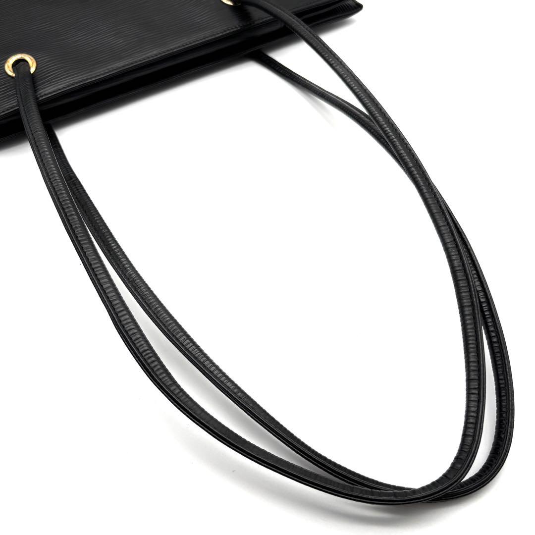 【美品】フェンディ トートバッグ エピ ロゴ型押し ブラック レザー A4