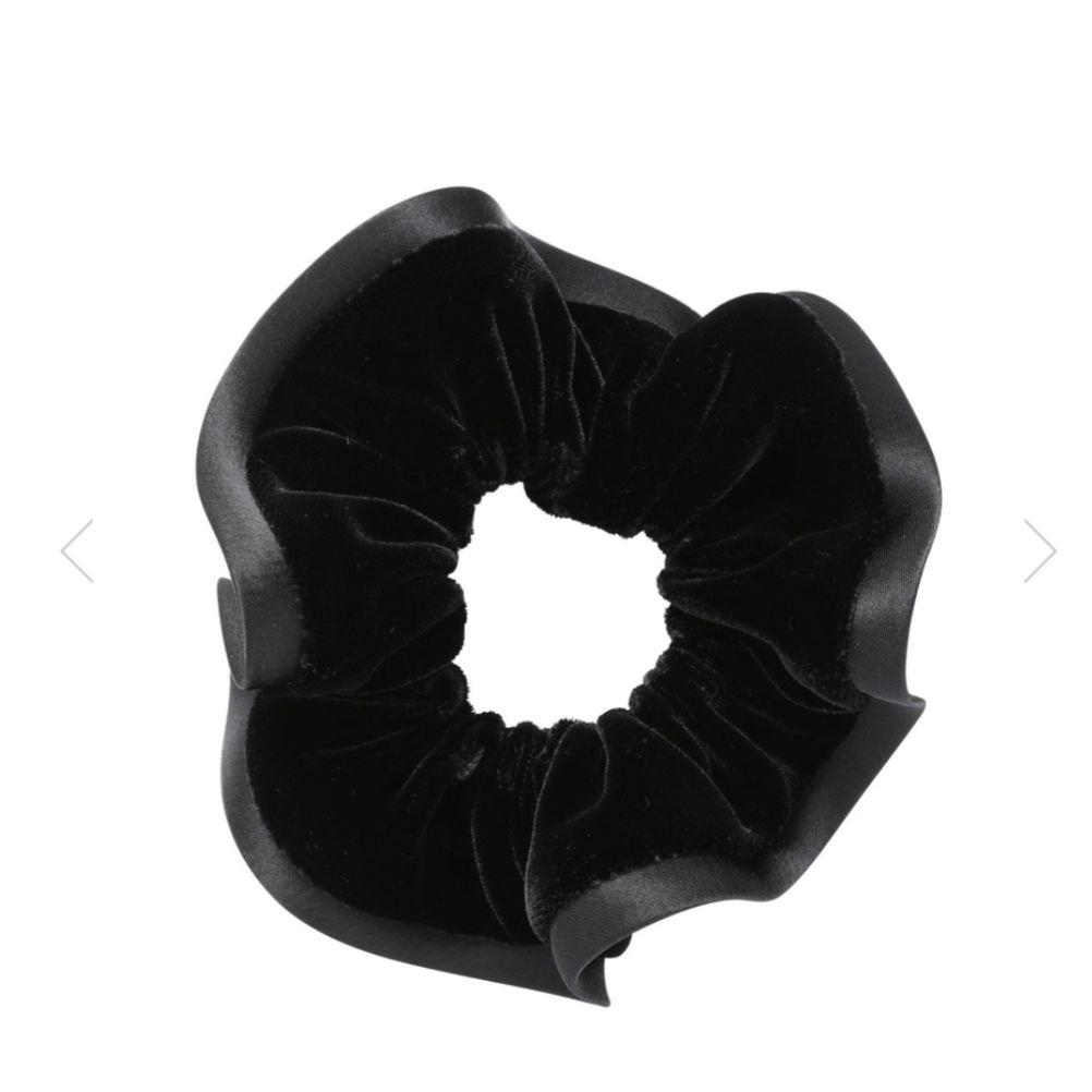 アレクサンドルドゥパリ　シュシュ　ブラック　ベロア