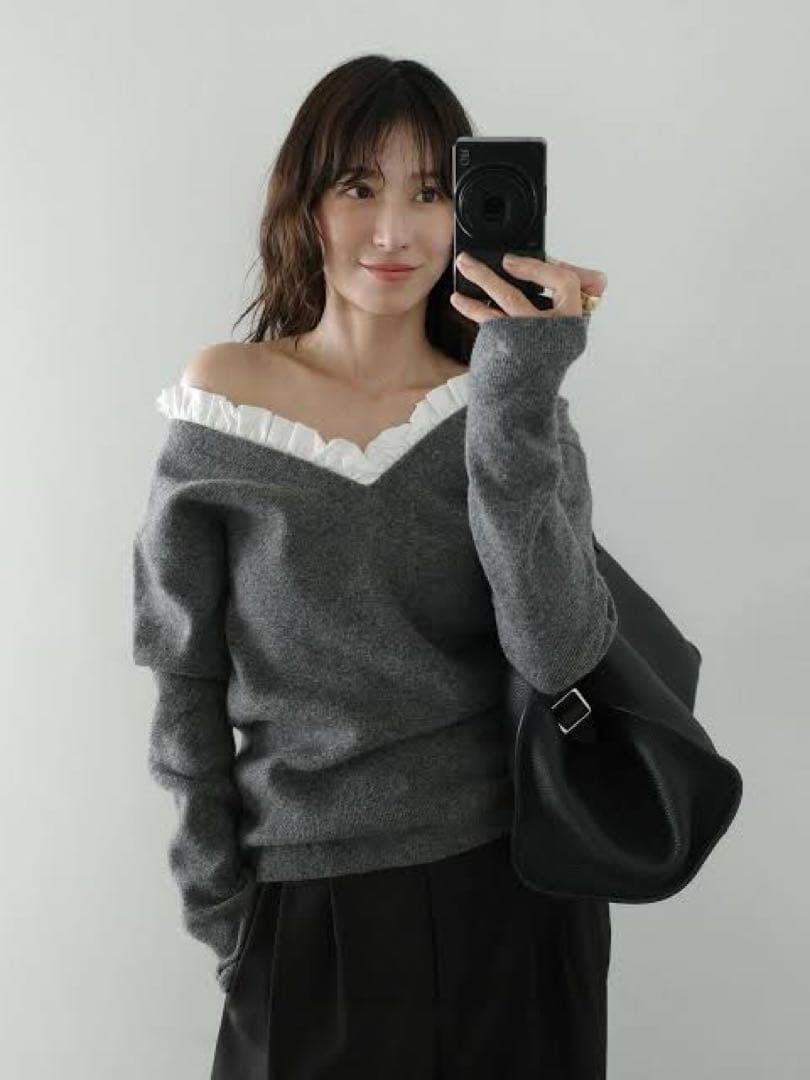 CLANE フリルVネックニットセーター