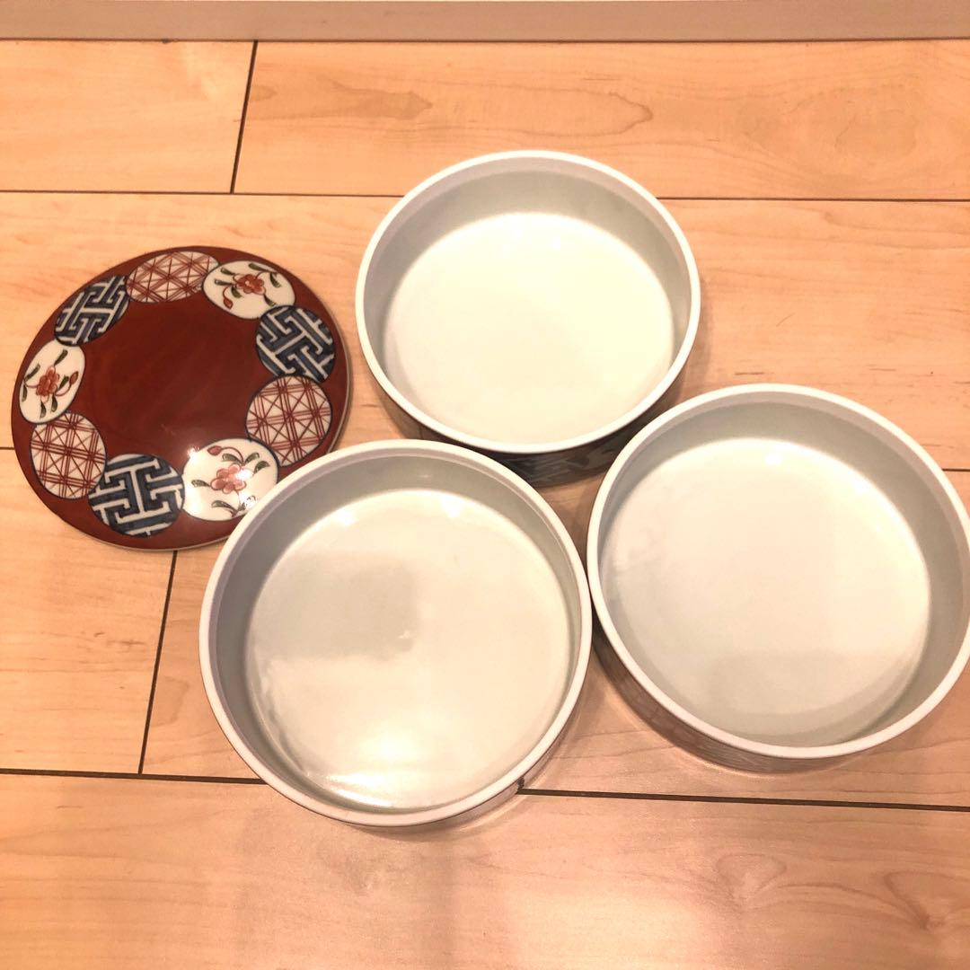 有田焼　陶祥窯　３段重　重箱　お重　お節　丸紋　赤絵