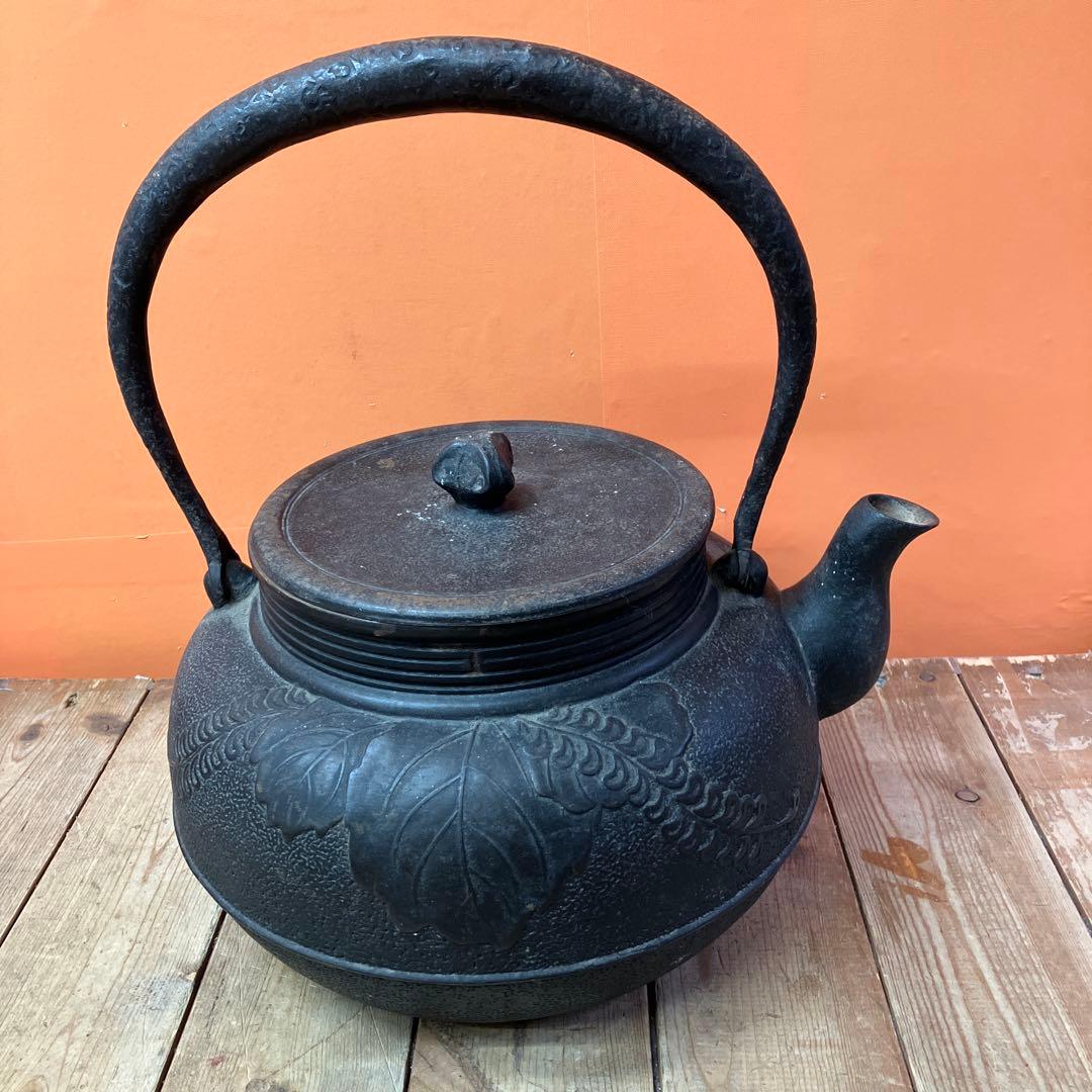 D-4 南部鉄器 利休堂 鉄瓶 鋳物 伝統工芸 桐葉紋 桐紋 茶道具 和食器