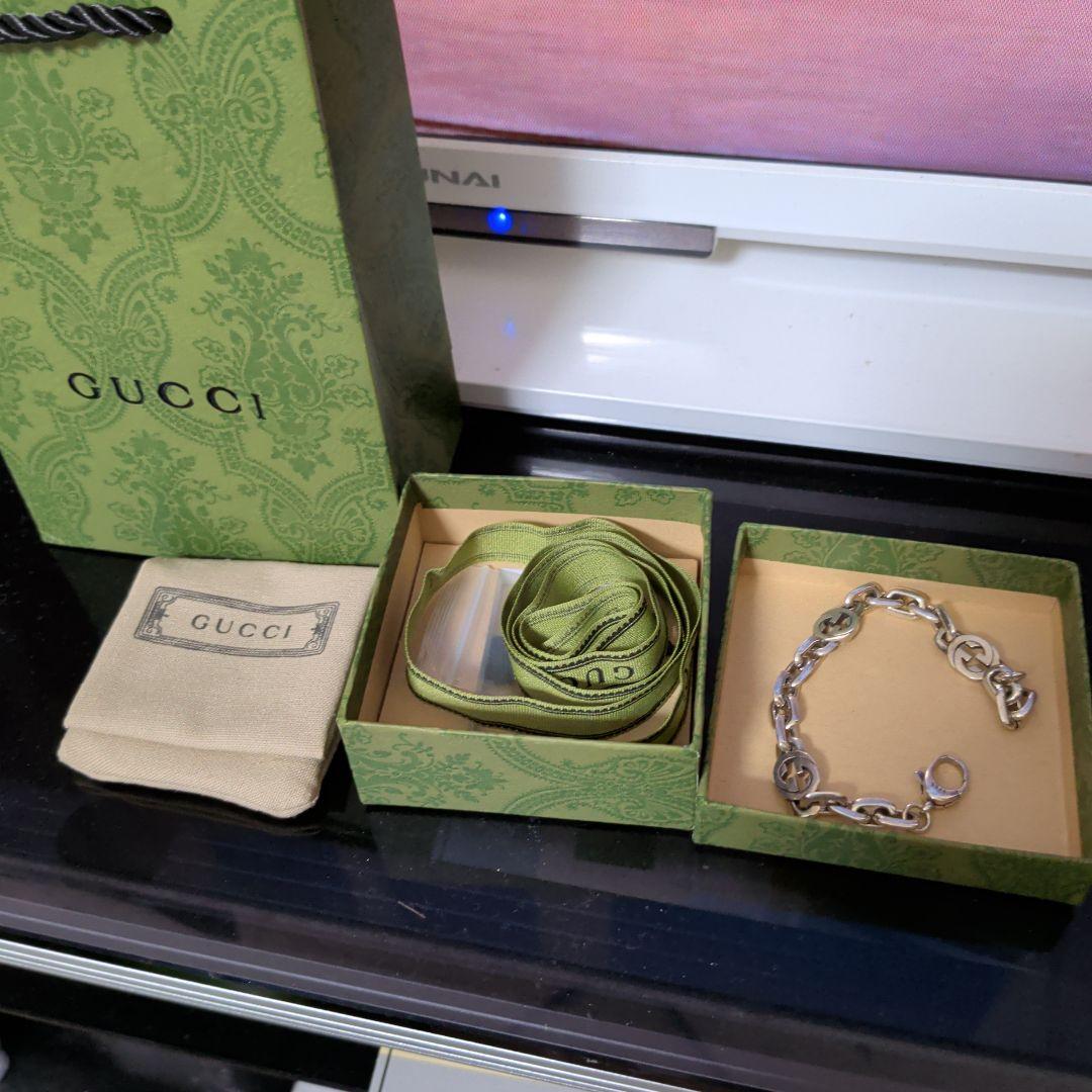 GUCCI ロゴ入りチェーンブレスレット