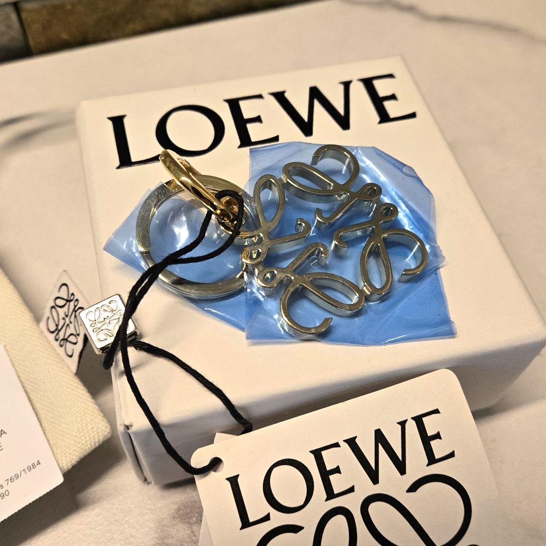未使用　美品　LOEWE　ロエベ　アナグラム　キーリング　チャーム　ゴールド