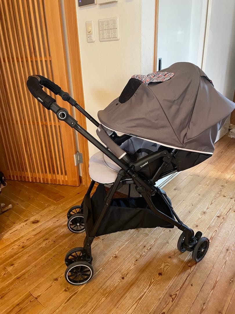 コンビ ホワイトレーベル スゴカルα 4キャス コンパクト エッグショックHT