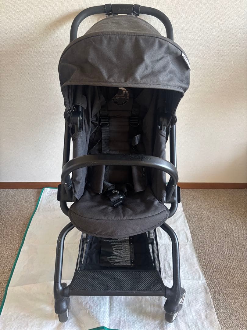 cybex eezy S twist サイベックスイージーS ツイスト　ブラック