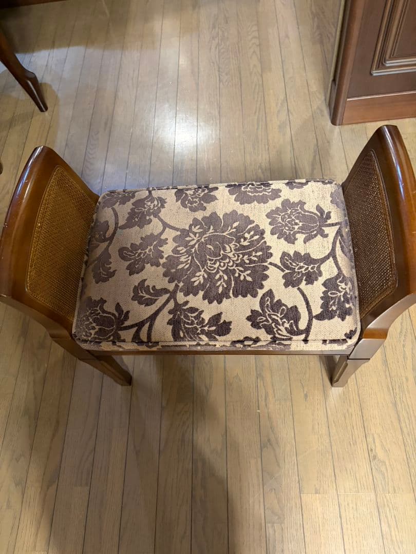 マルニ家具　オットマン