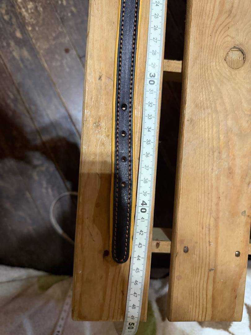 鹿革製品、犬用レザー首輪 黒と黄色 ゴールドバックル【小型犬様】