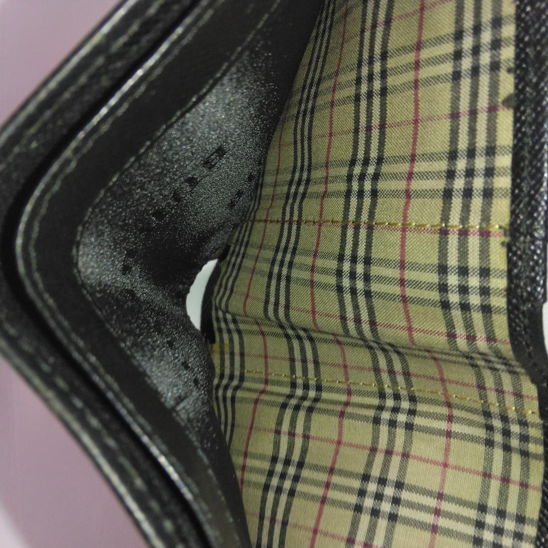 BURBERRY ブラック 二つ折り財布　サフィアーノレザー　ノバチェック