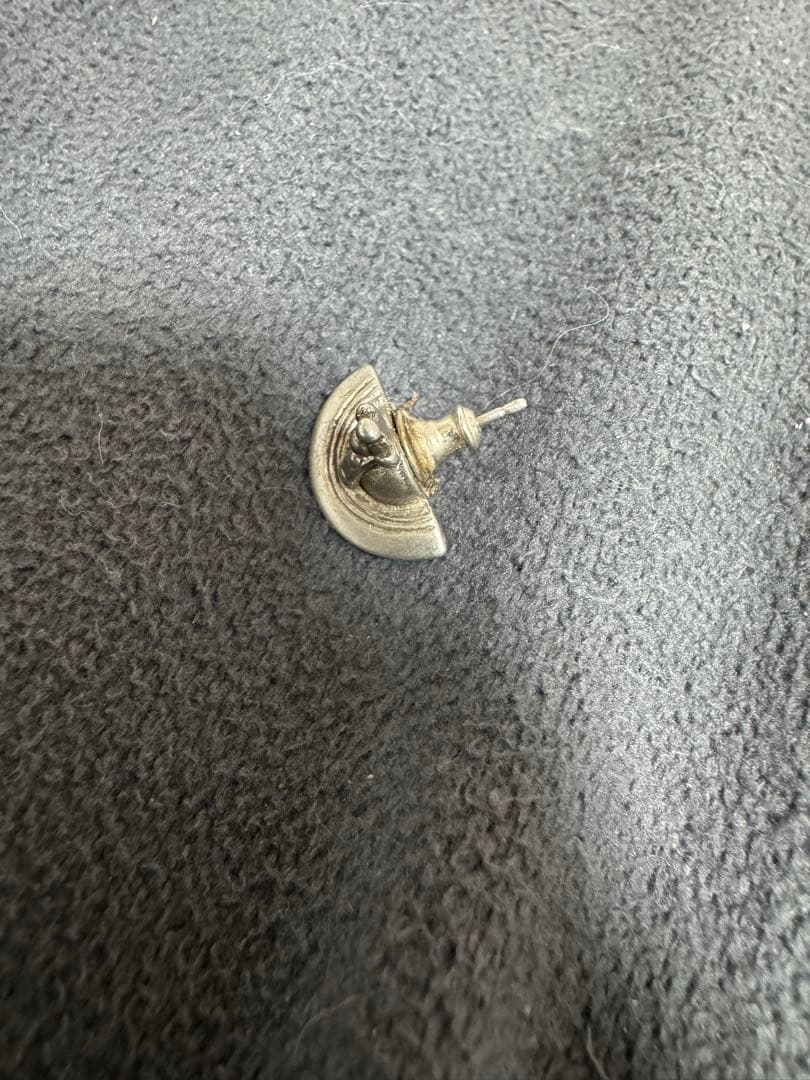 ヴィヴィアン ソリッドオーブ ピアス