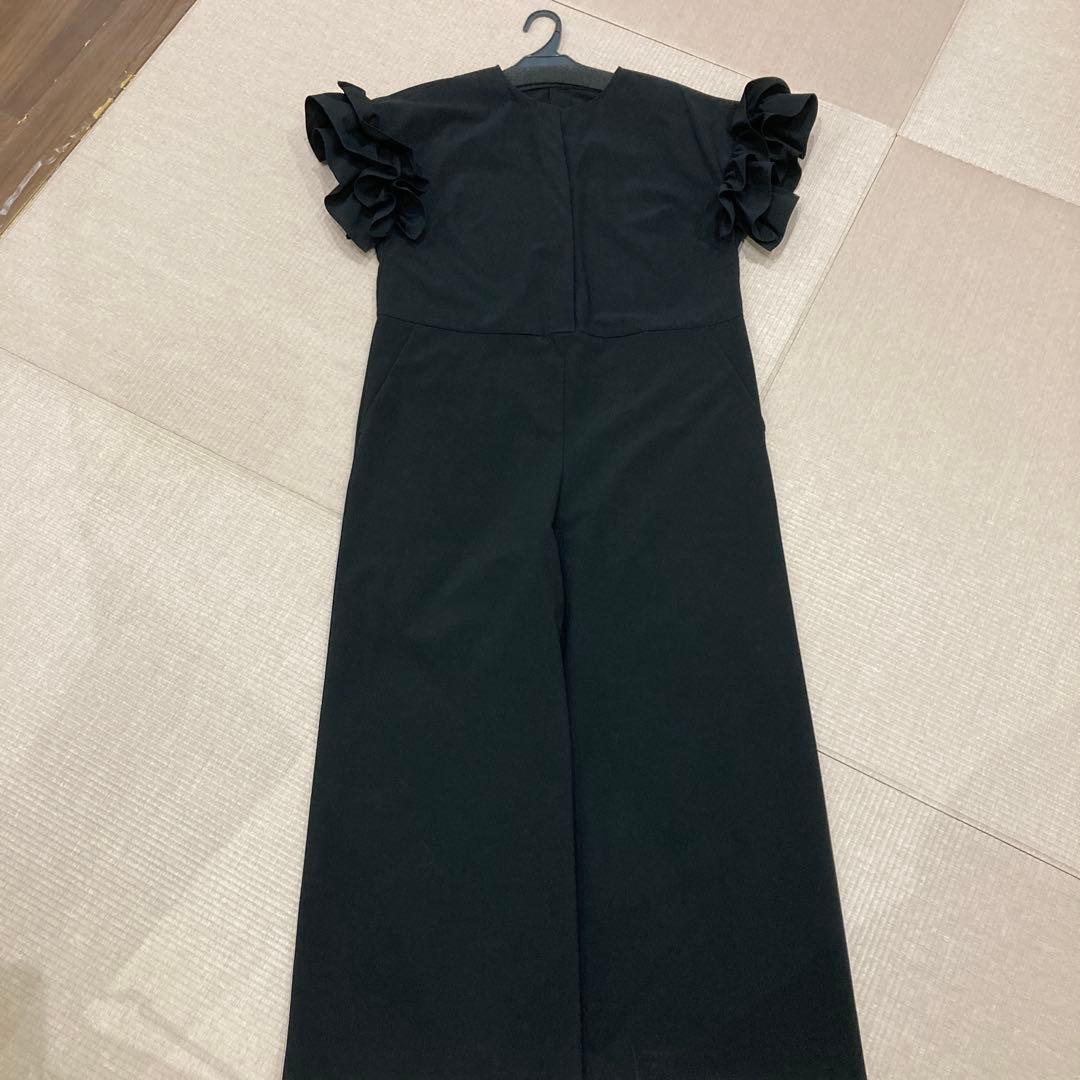 カデュネ/川上桃子袖フリルオールインワン/黒/S36/アルページュ