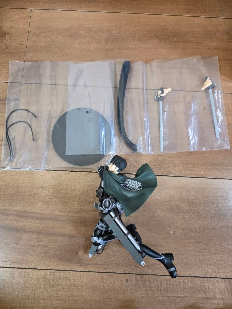 進撃の巨人　エレン・イェーガー Ver. フィギュア、リヴァイ フィギュアセット