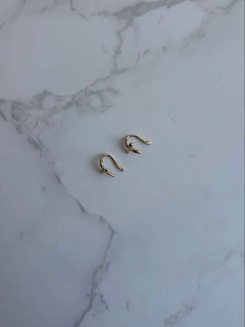 hirondelle ゴールドピアスセット