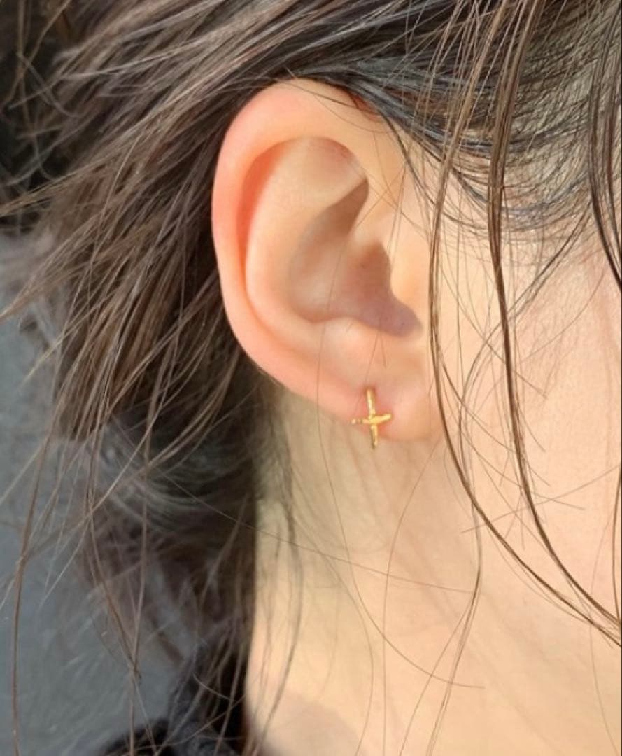 hirondelle ゴールドピアスセット