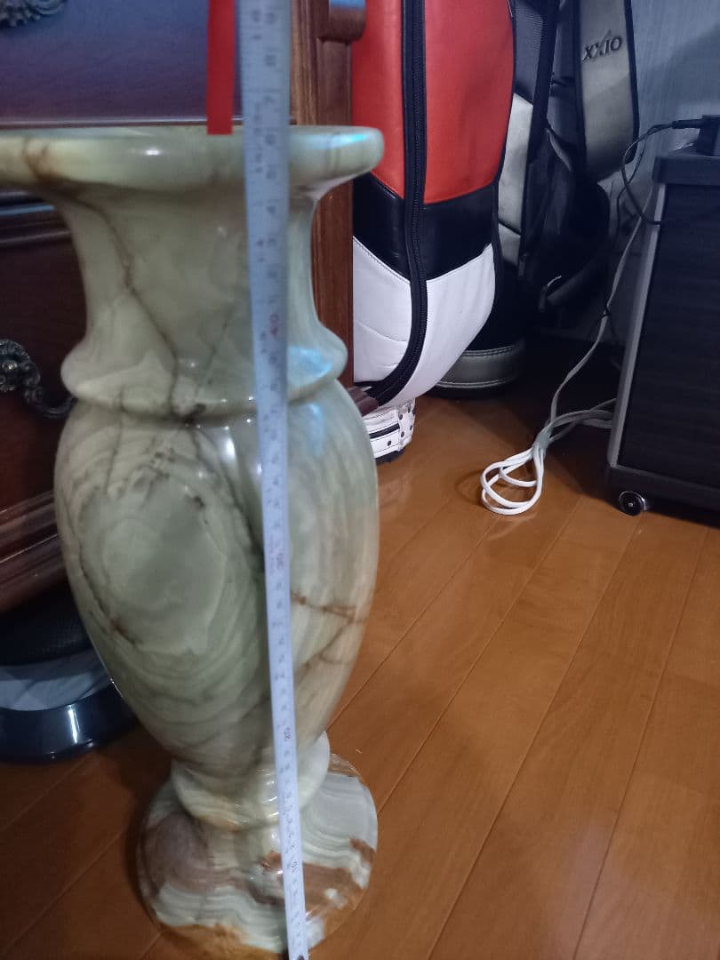 ミニテーブルと花瓶大理石