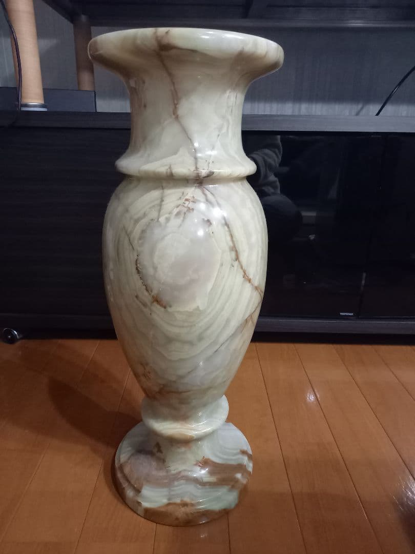 ミニテーブルと花瓶大理石