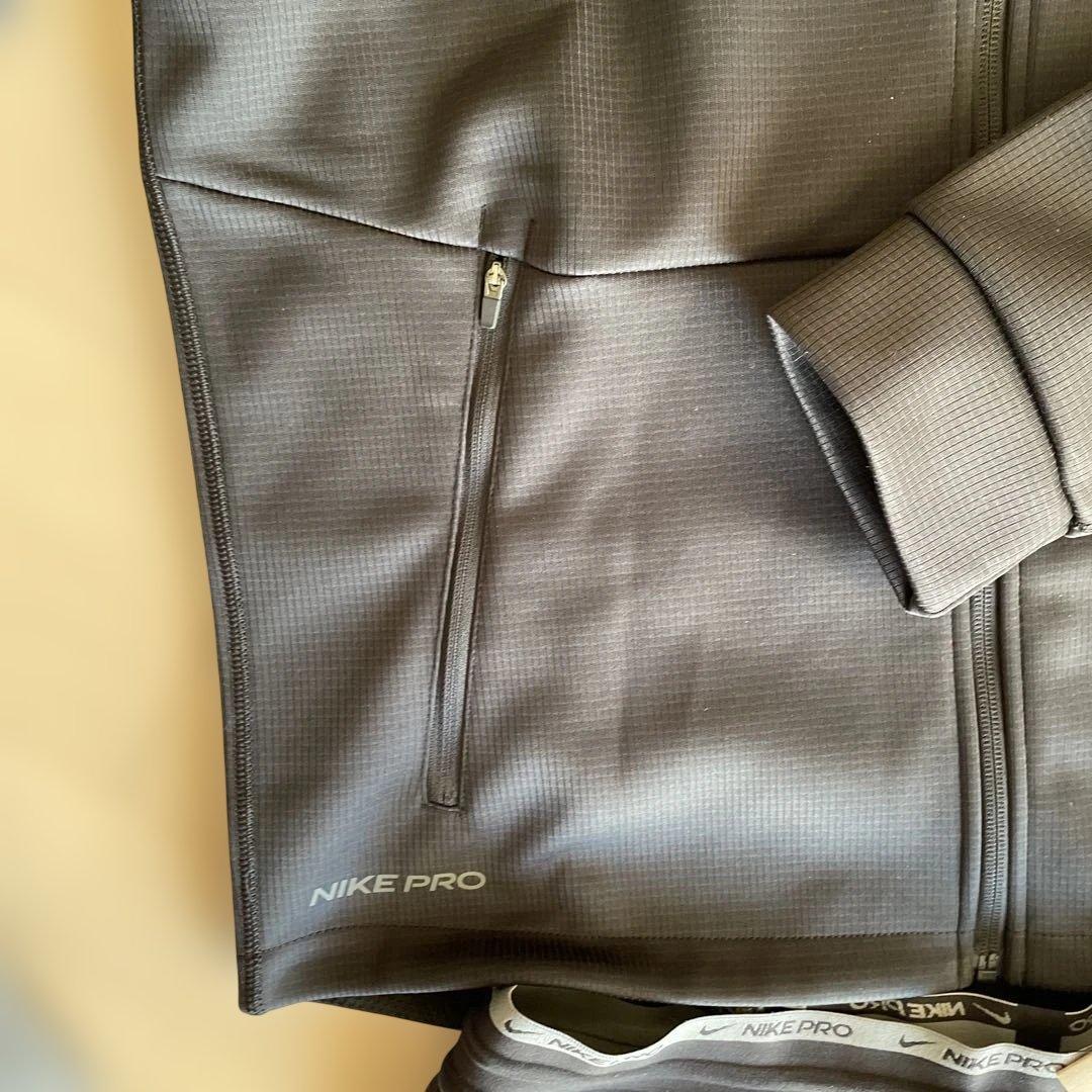新品　タグ付　定価19,000円Nike ProBlack セットアップ（ L）