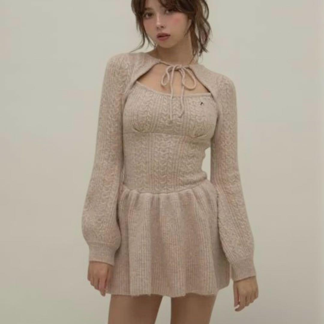 andMary ワンピース ベージュ