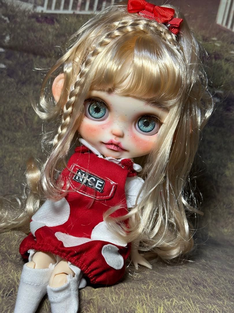 r*k様 アイシードール本体　女の子　アウトフィット付き。毛細血管そばかすっ子