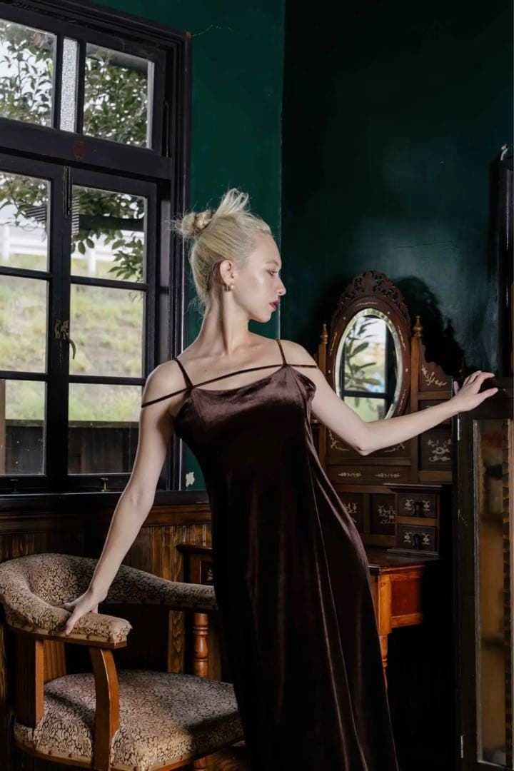 THE TOÉ Annecy Velour Onepiece 【ブラウン】