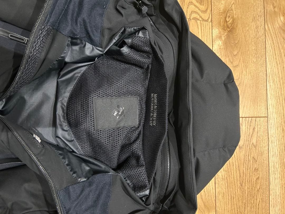 美品⭐︎水沢ダウン　デサントオルテライン　マウンテニア　ブラック　レディースM