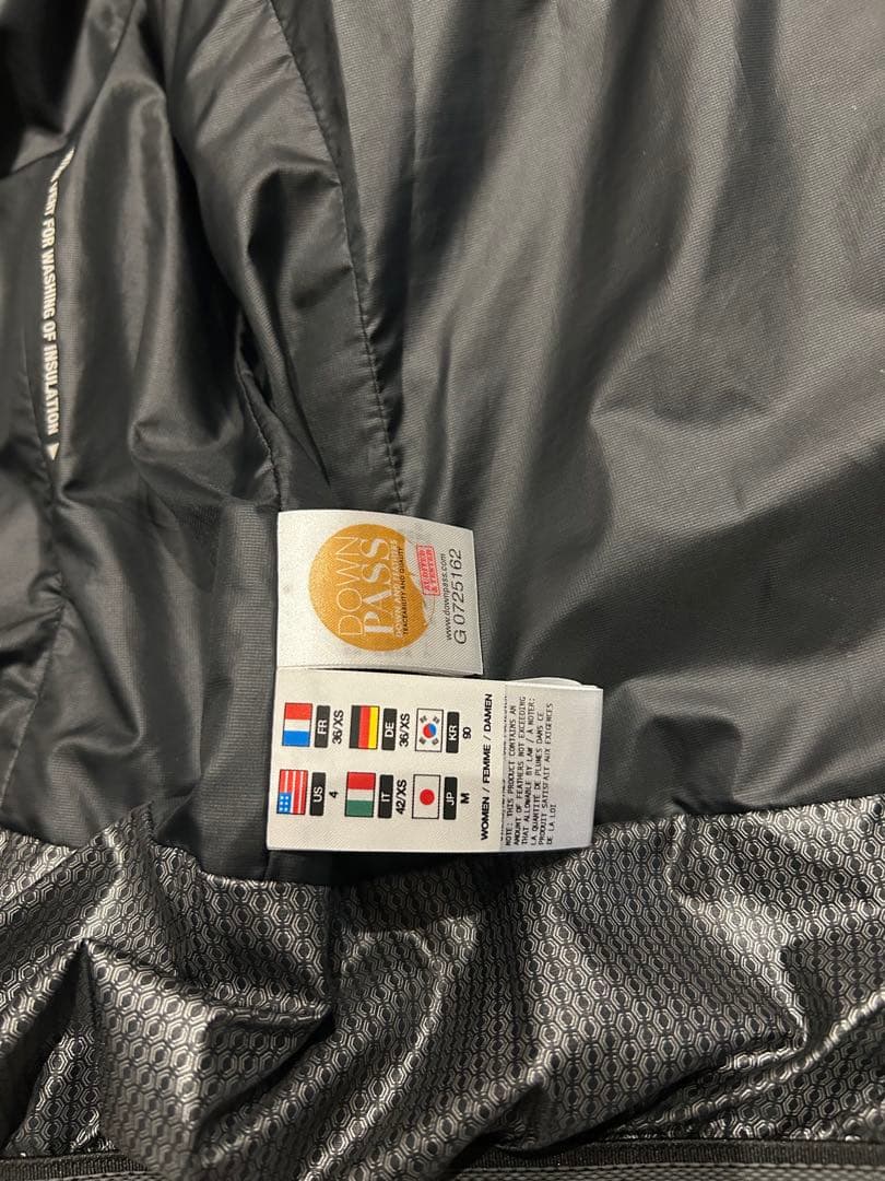 美品⭐︎水沢ダウン　デサントオルテライン　マウンテニア　ブラック　レディースM