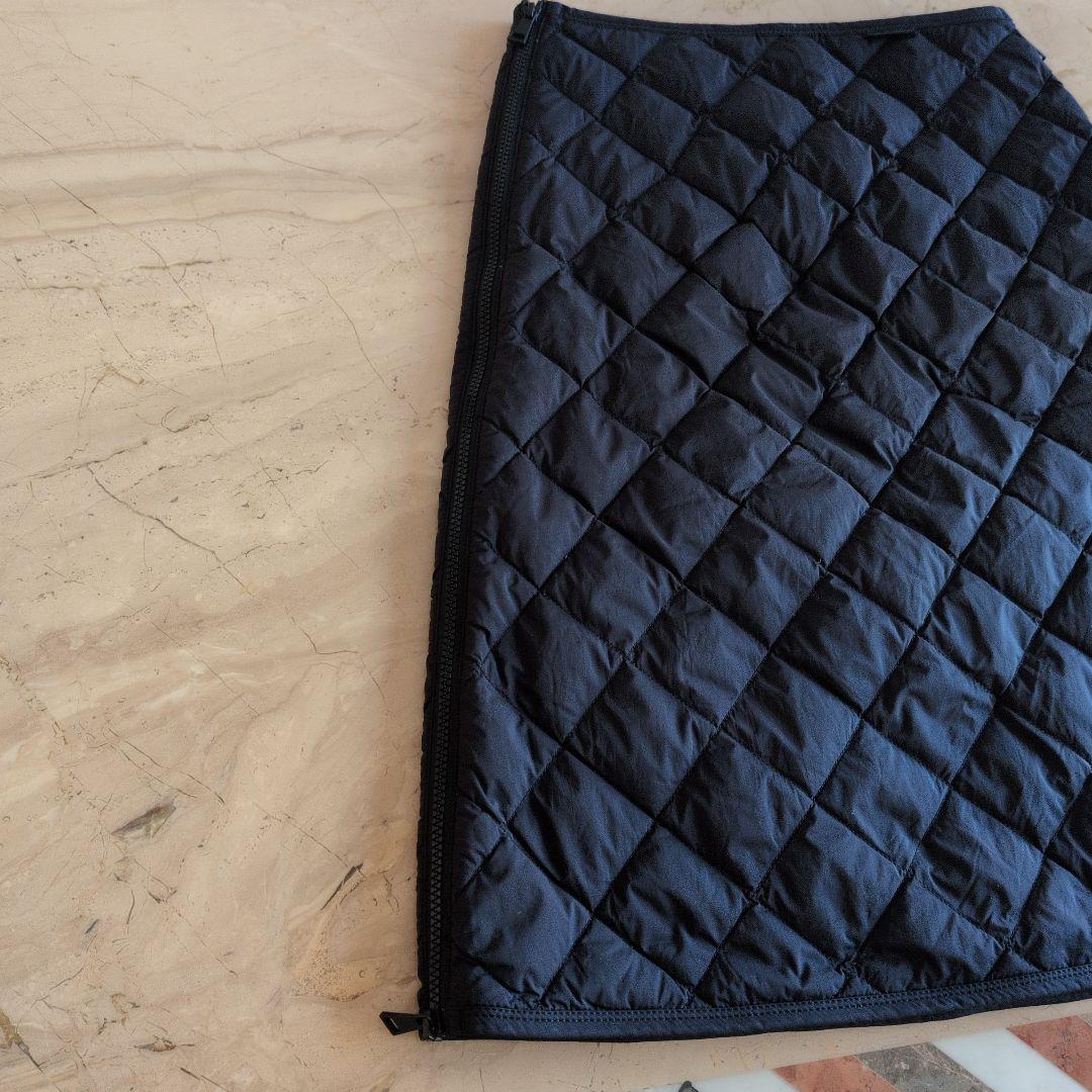 美品　モンクレール　ダウンキルティング台形黒 スカートM〜L