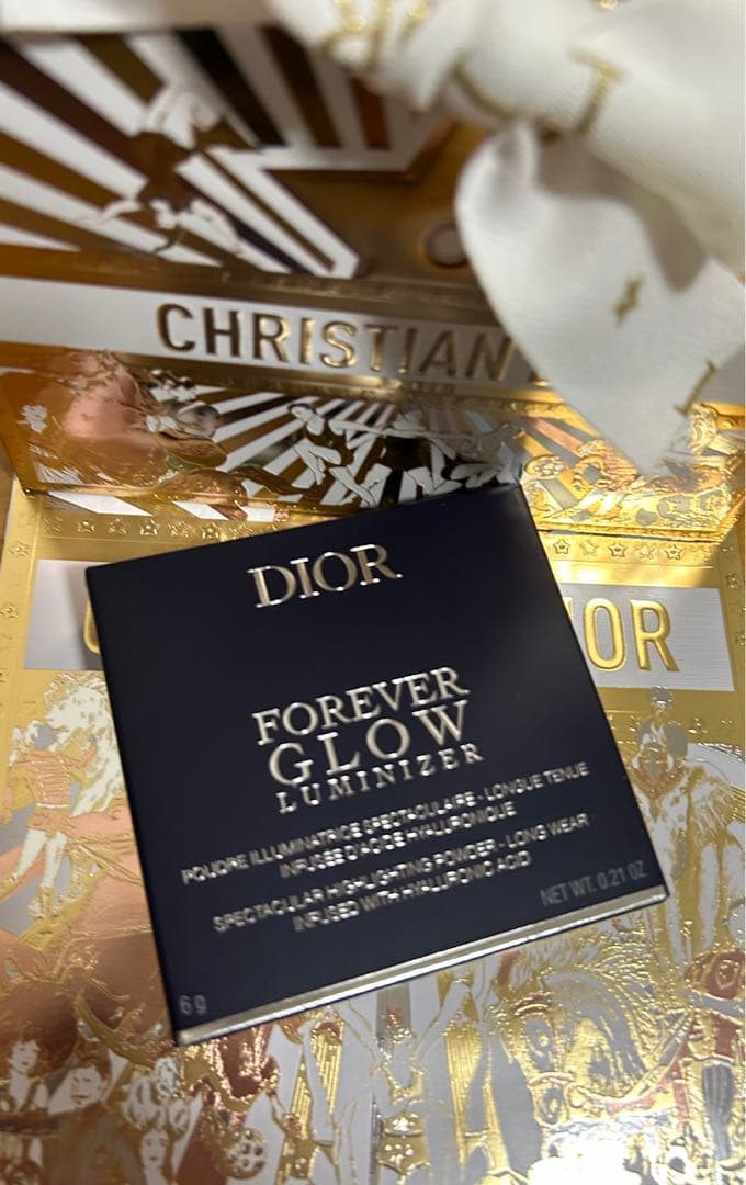 本日中発送　ディオールスキン フォーエヴァー グロウ ルミナイザー 001