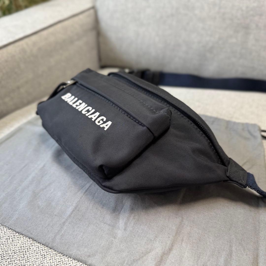 BALENCIAGA バレンシアガ ウィール ベルトパック ボディーバッグ ロゴ