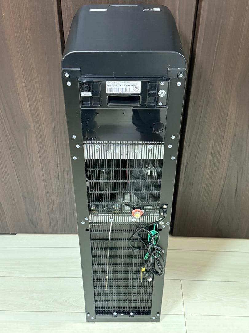 ウォーターサーバー本体 PREMIUM WATER famfit ブラック 中古