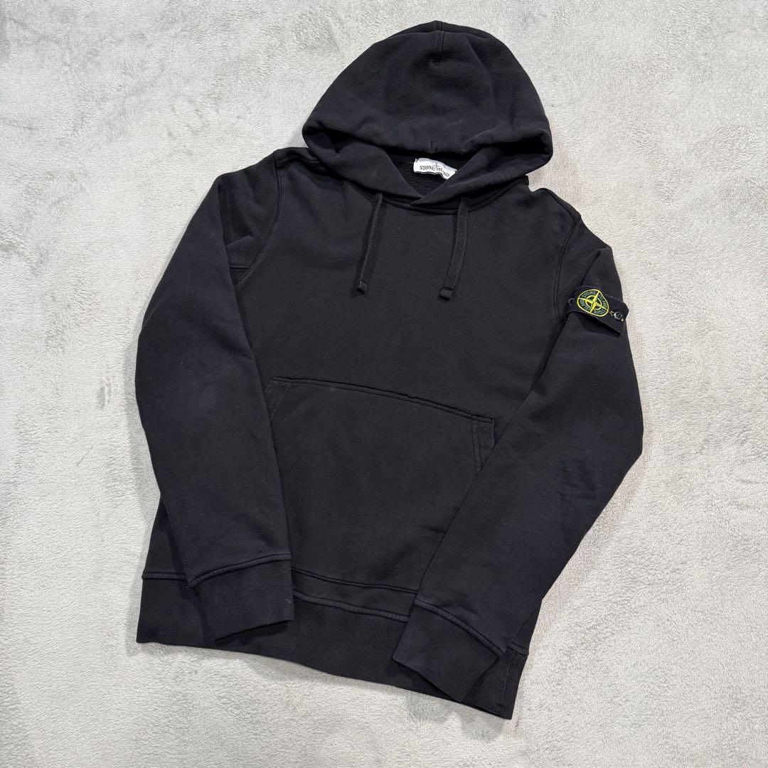 ストーンアイランド　フーディパーカー　ブラック　M 711562820